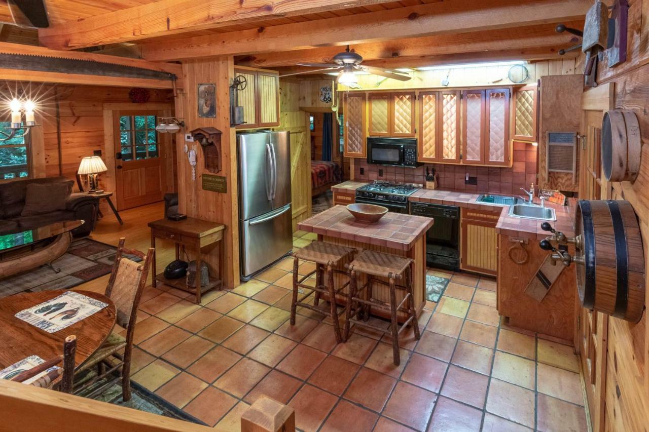 הוילה Whittier Creekside Bunkhouse מראה חיצוני תמונה